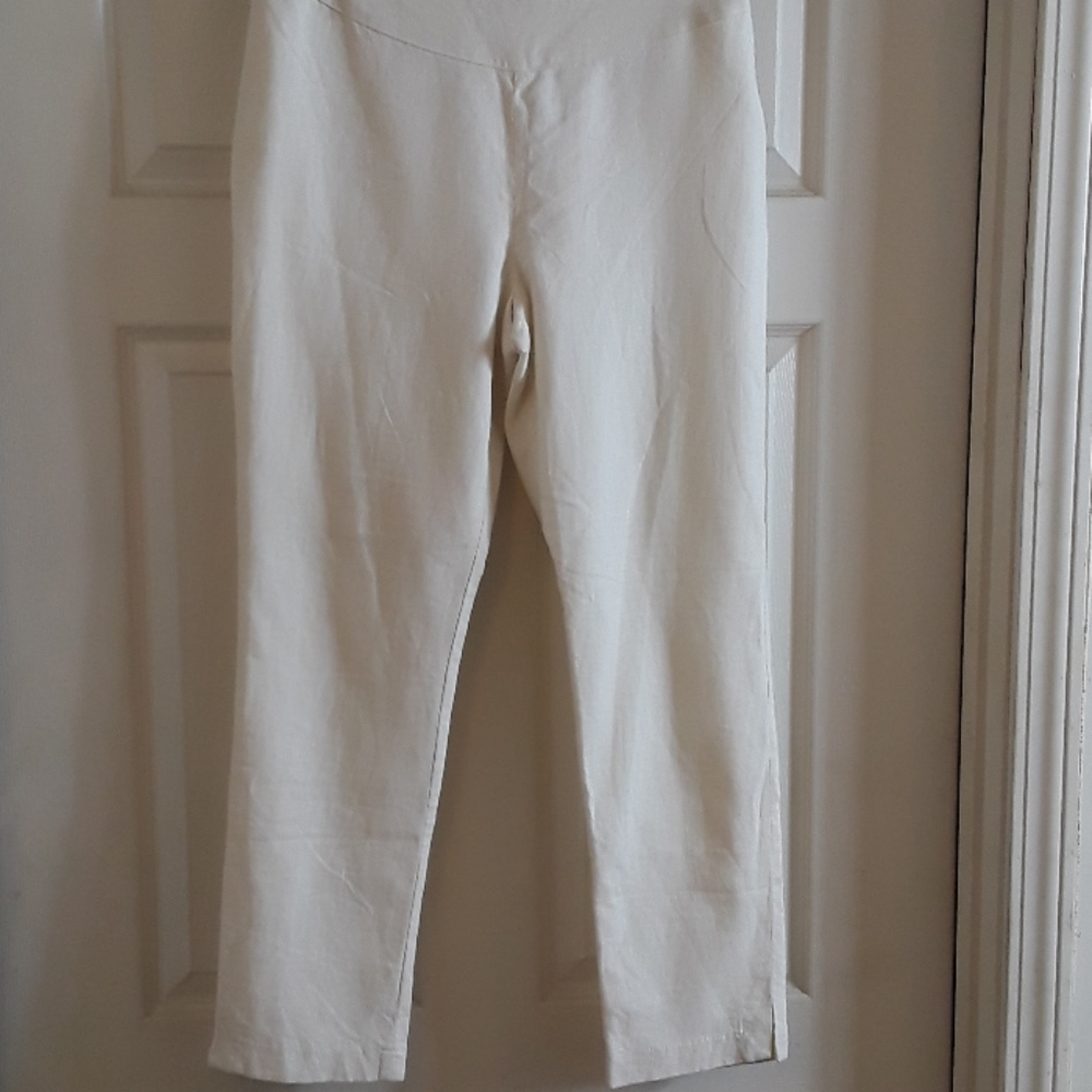 CATO white capris size 6